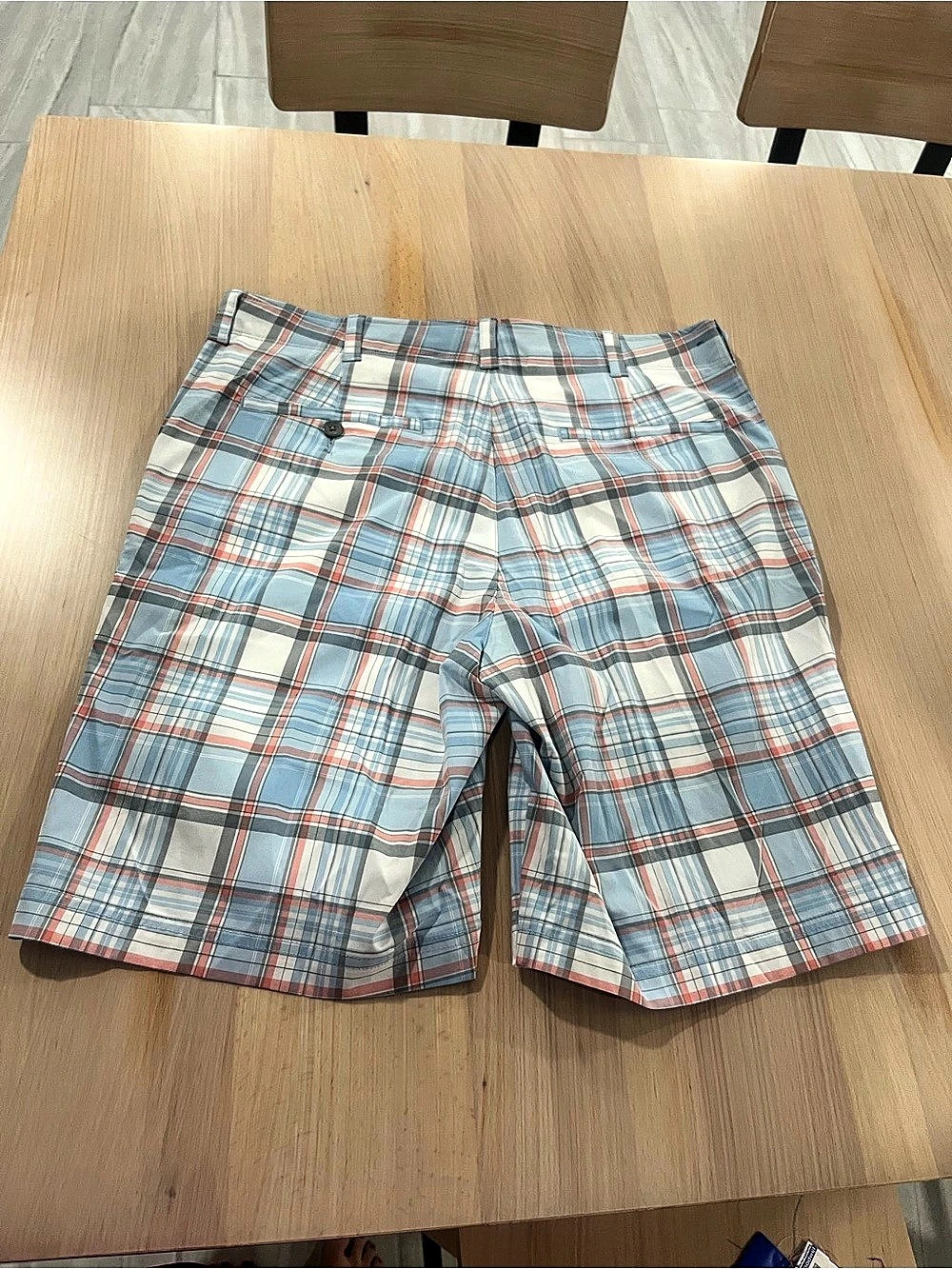 Jack Nicklaus Golf Plaid Flat Front Shorts Blue & Red Waist 34 possible NWOT